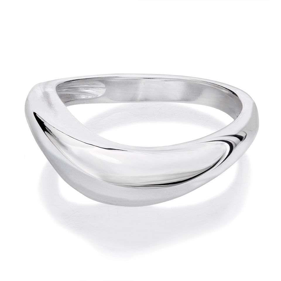 Ring i äkta silver med svängd form från Guldfynd