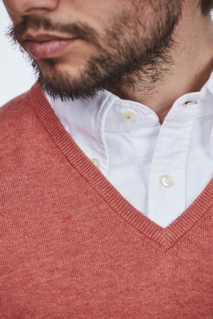 COTTON V-NECK KNIT