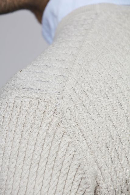 CREWNECK MINI CABLE KNIT