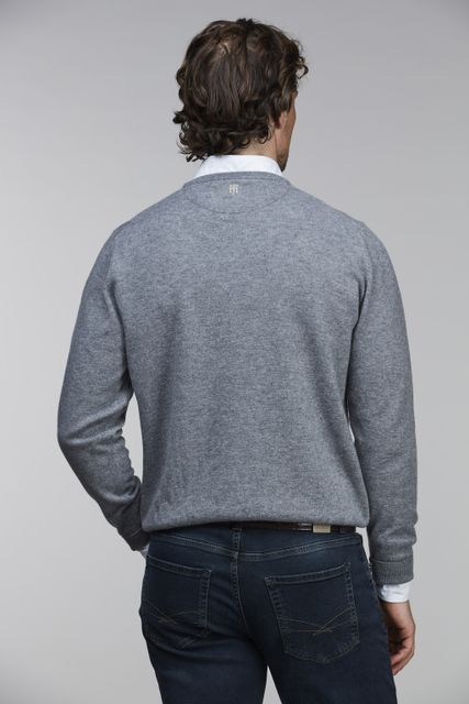 GEELONG V-NECK SWEATER