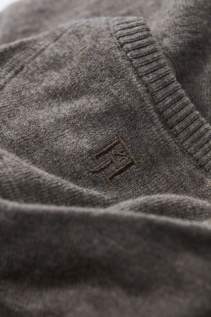 CREW NECK SWEATER