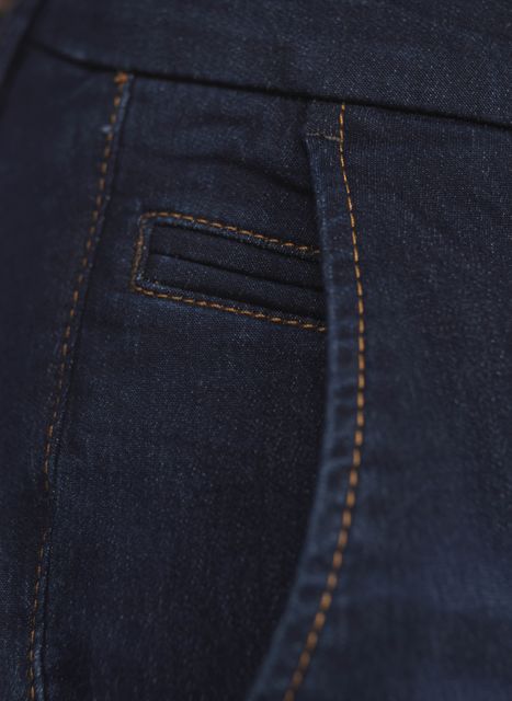 SLIM CHIN SUPER STRETCH DENIM