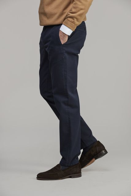 CLASSIC CHINO UNIVERSAL TWILL