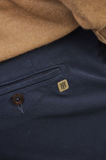 CLASSIC CHINO UNIVERSAL TWILL