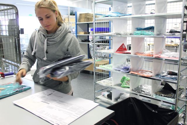 Sorterat och klart redan på plockvagnen effektiviserar packningen.