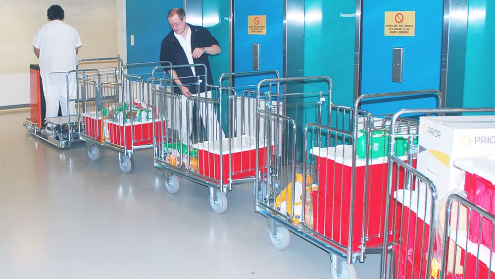 Paketvagnar på Stavanger Universitetssjukehus