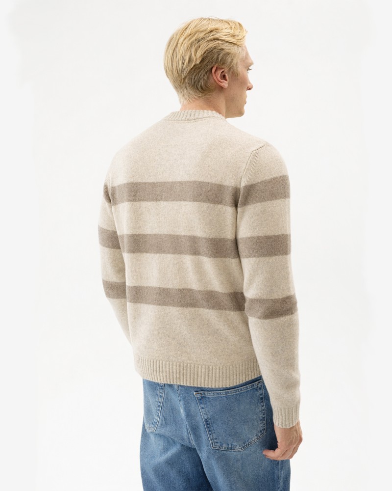 Charles Crew Creme/Walnut