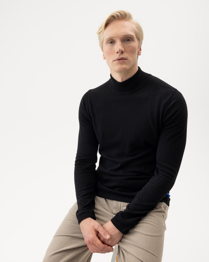 Chris Rollneck Black