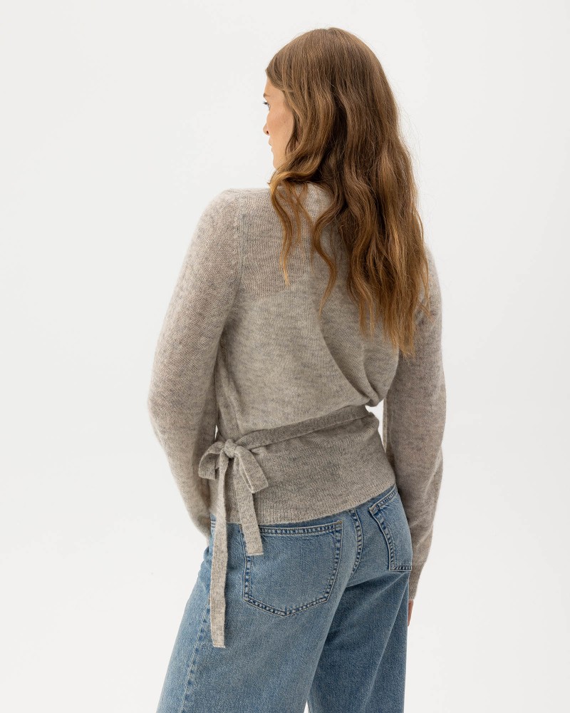 Elizabeth Overlap Light Grey Mel.