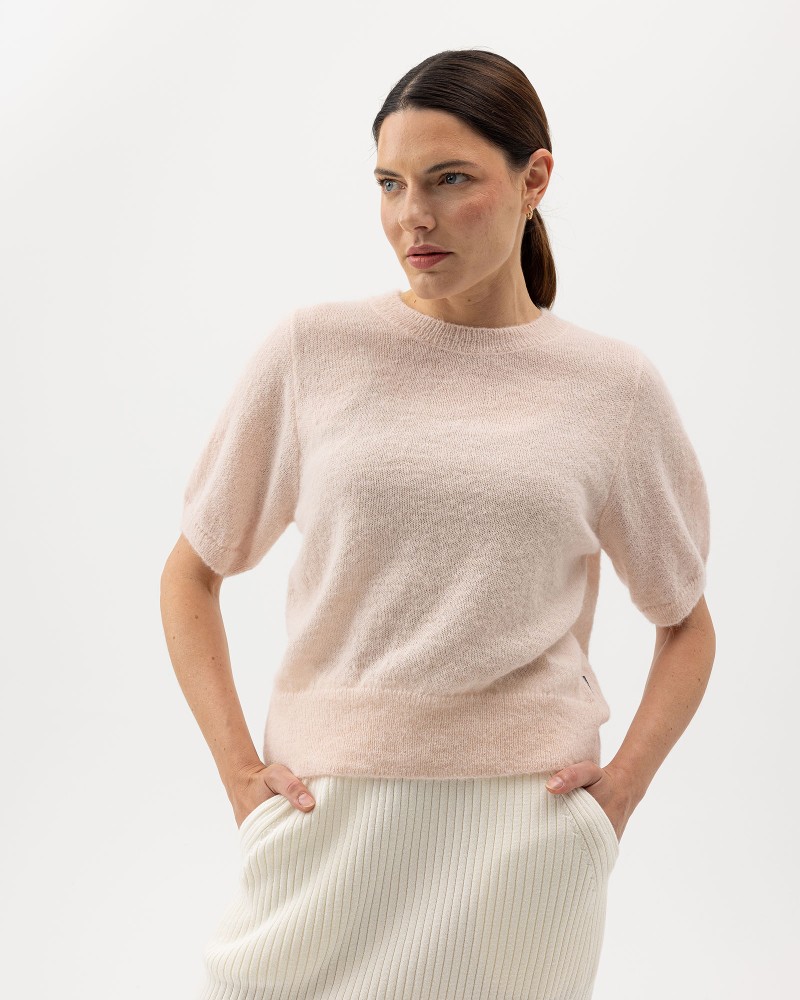 Elizabeth Top  Pale Peach