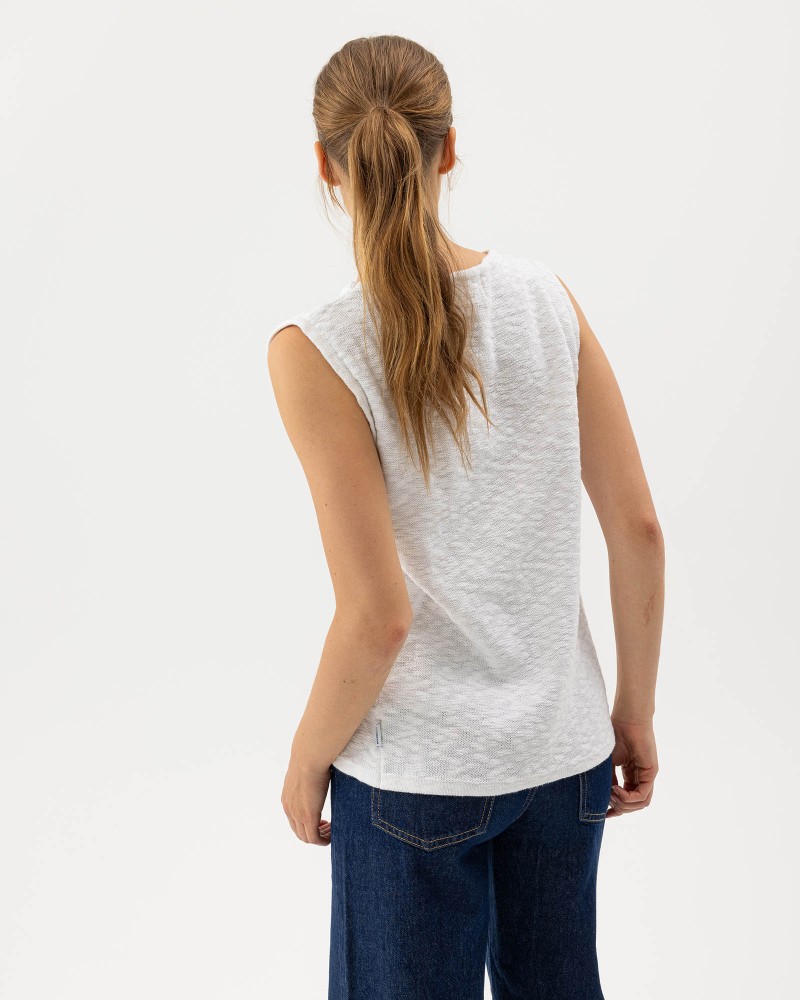 Juni Vest White