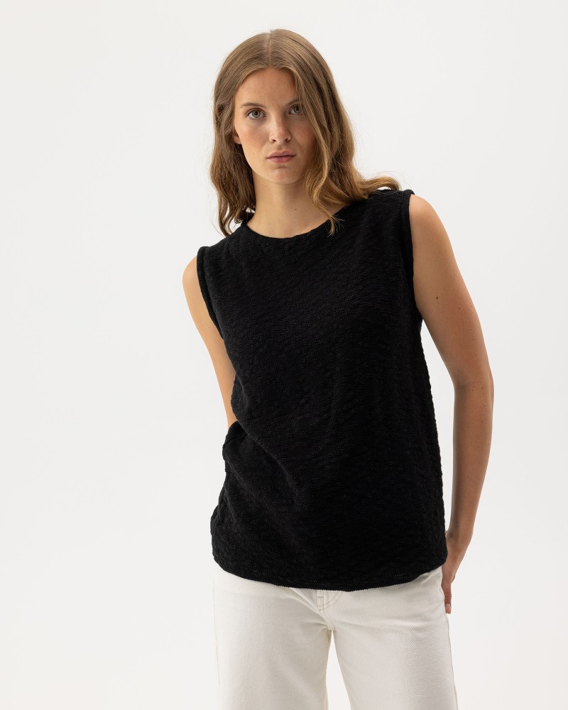 Juni Vest Black