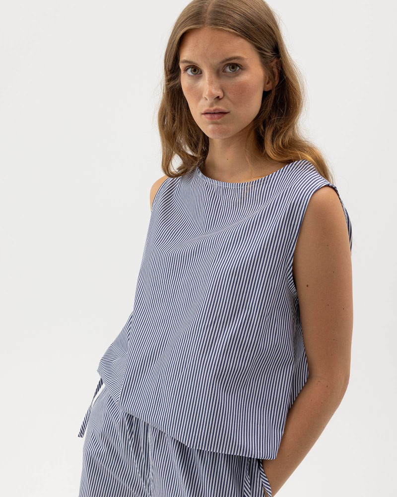 Marie Top Navy/White