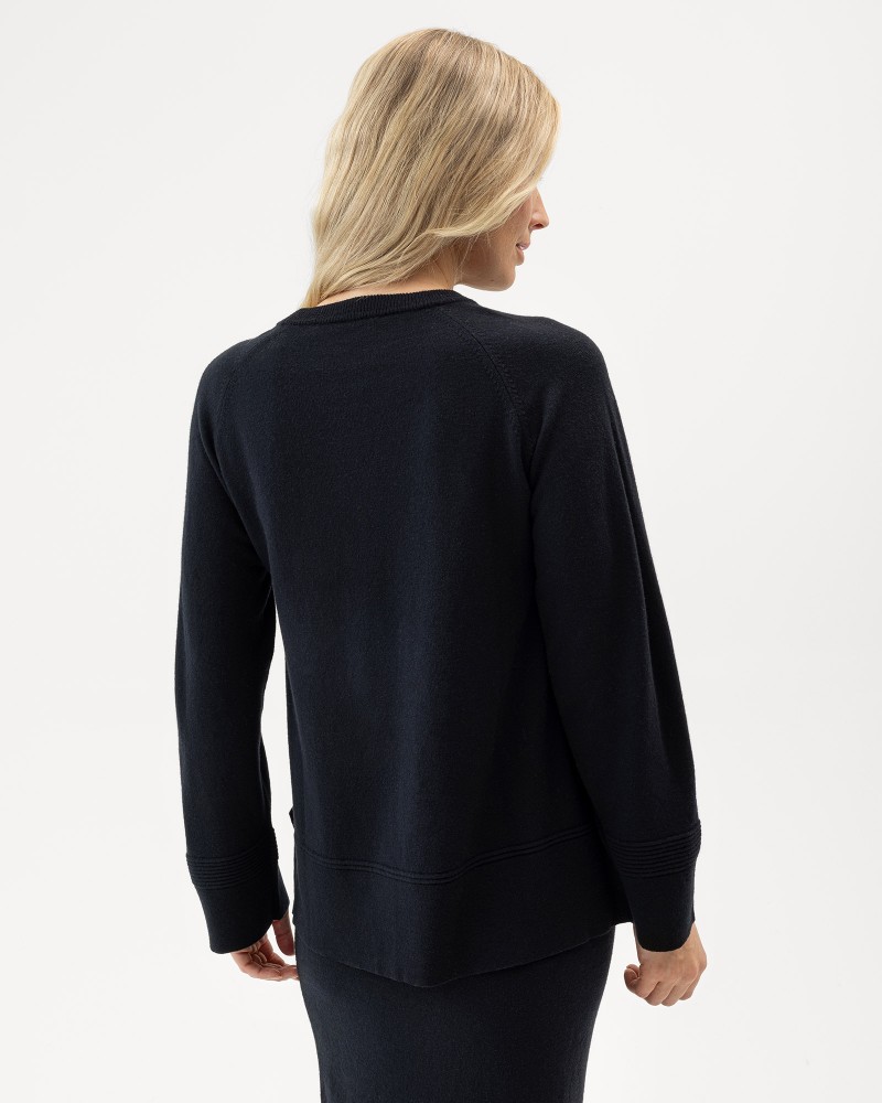 Renata Raglan Renata Raglan Black