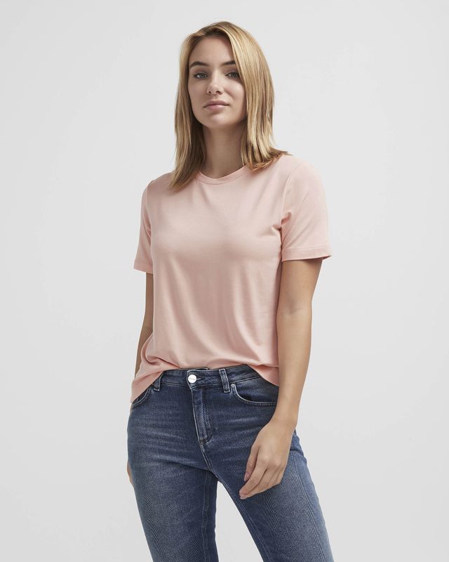 Sanne Tee