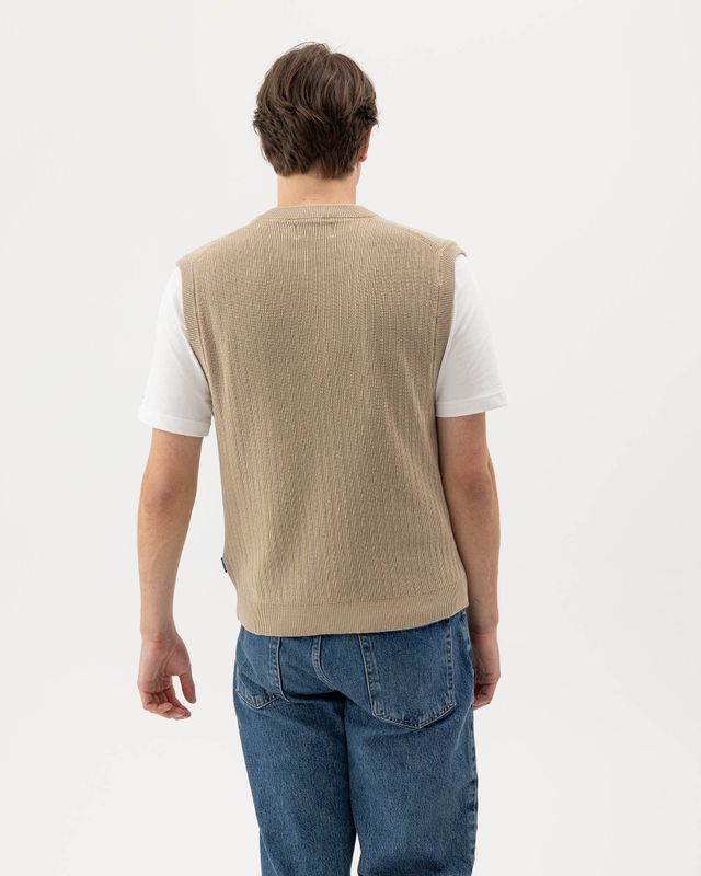 Alvar Vest