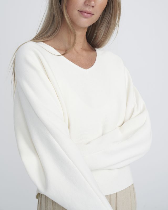 Barbro V-neck