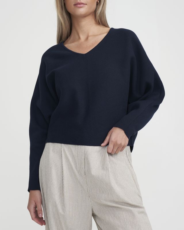 Barbro V-neck