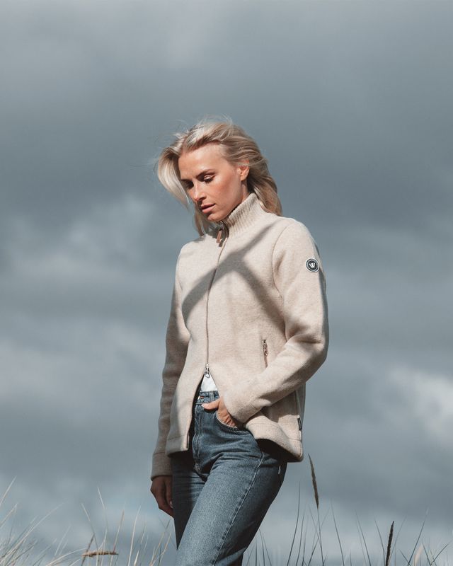 Claire Fullzip WP