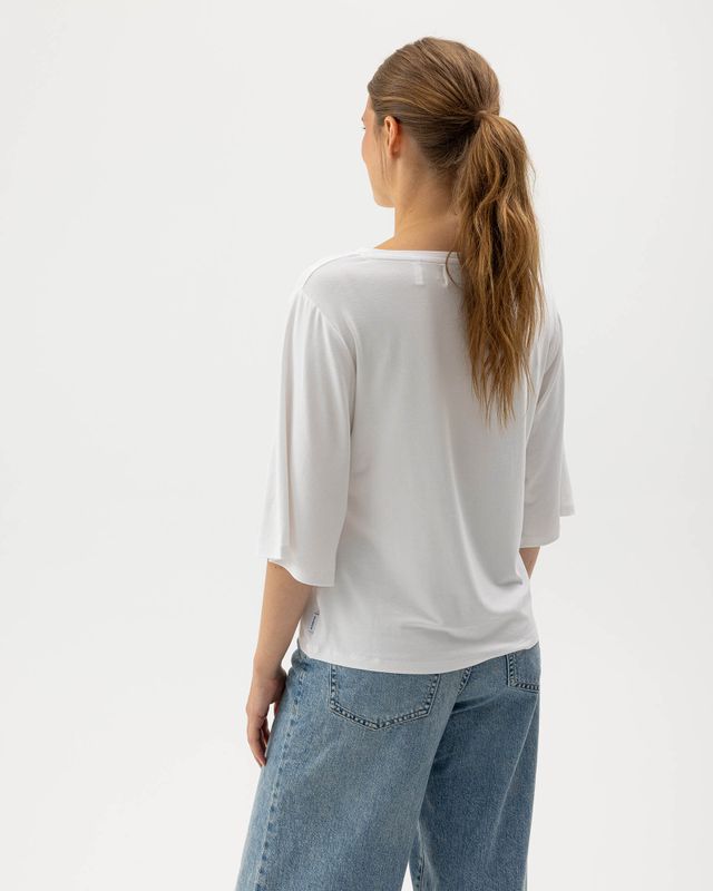 Ellen Tee