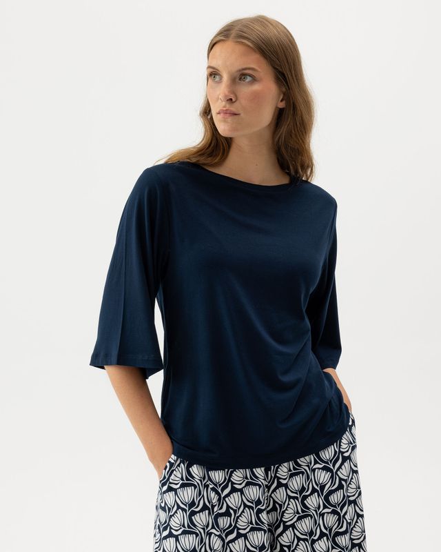 Ellen Tee