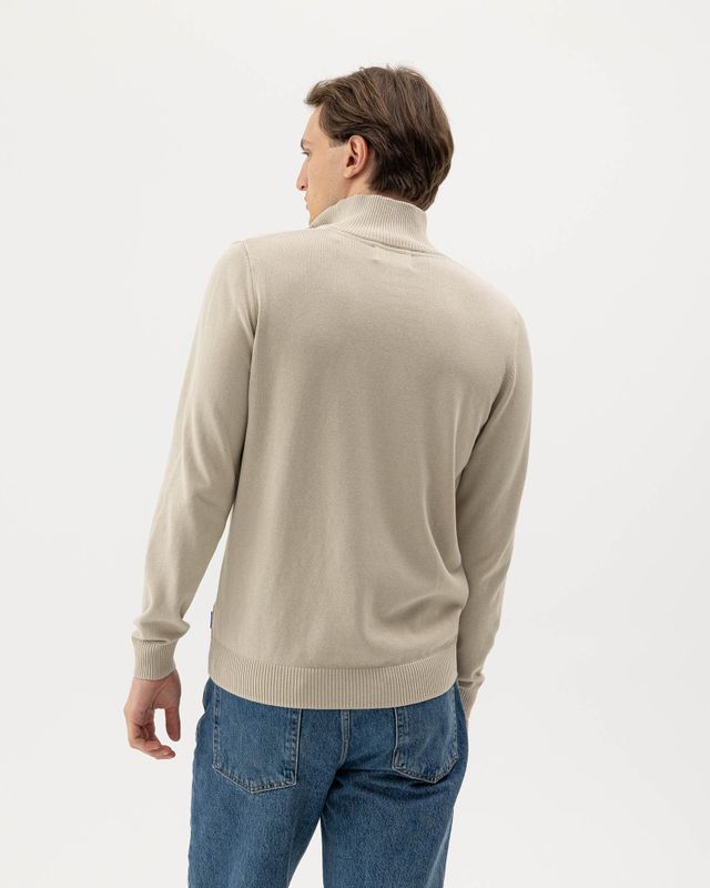 Holger T-neck