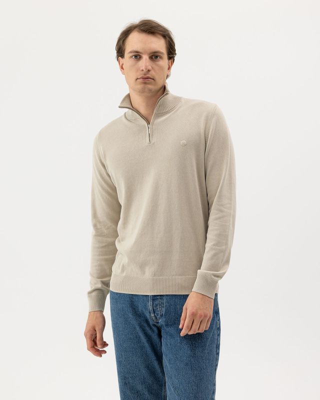 Holger T-neck