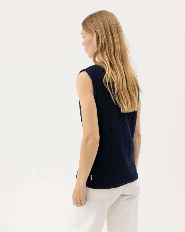Juni Vest