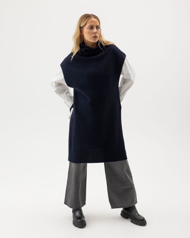 Kicki Long Vest