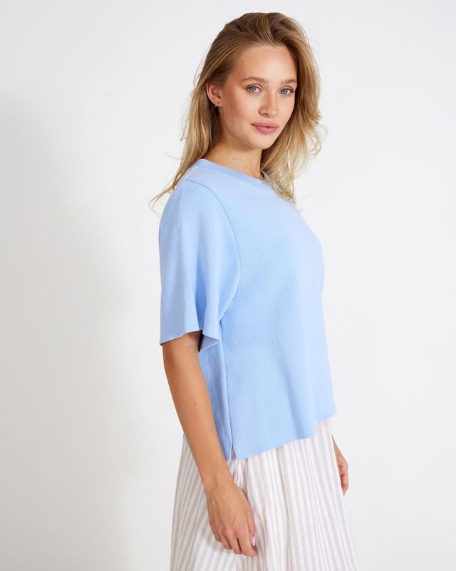 Nadja Tee