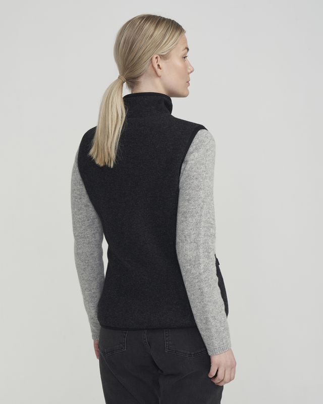 Rakel Vest WP