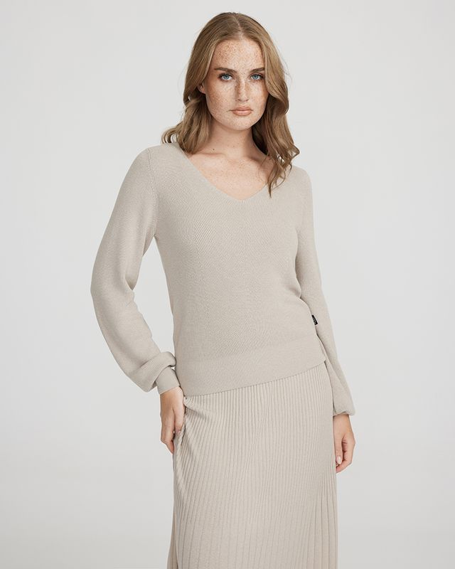 Simone V-neck