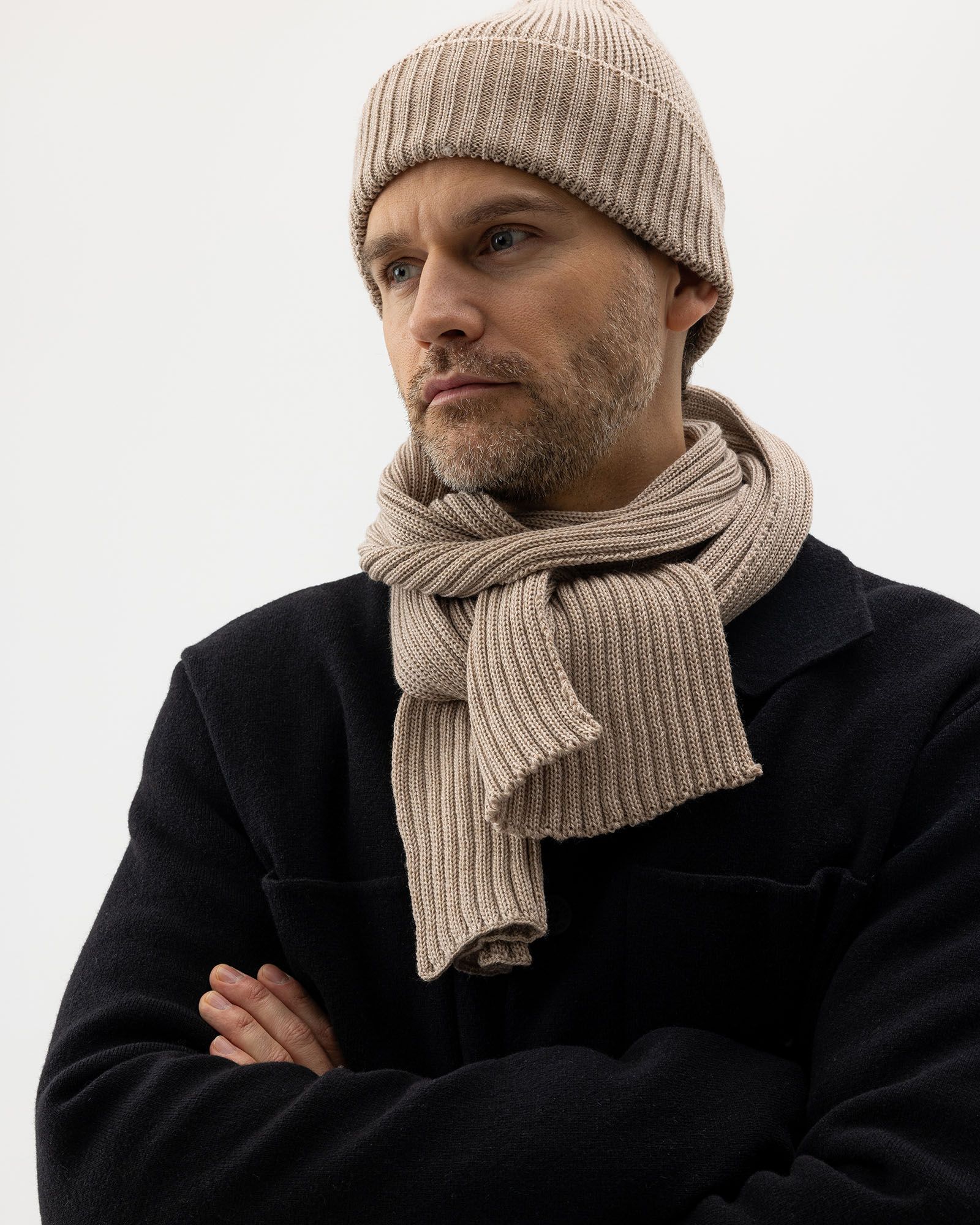 Åland Scarf, Khaki, One Size Ribbstickad halsduk i 100% extra fin merinoull