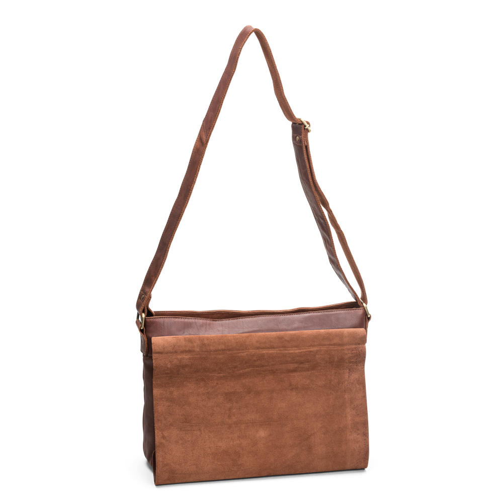 Datorväska messenger 16" i skinn