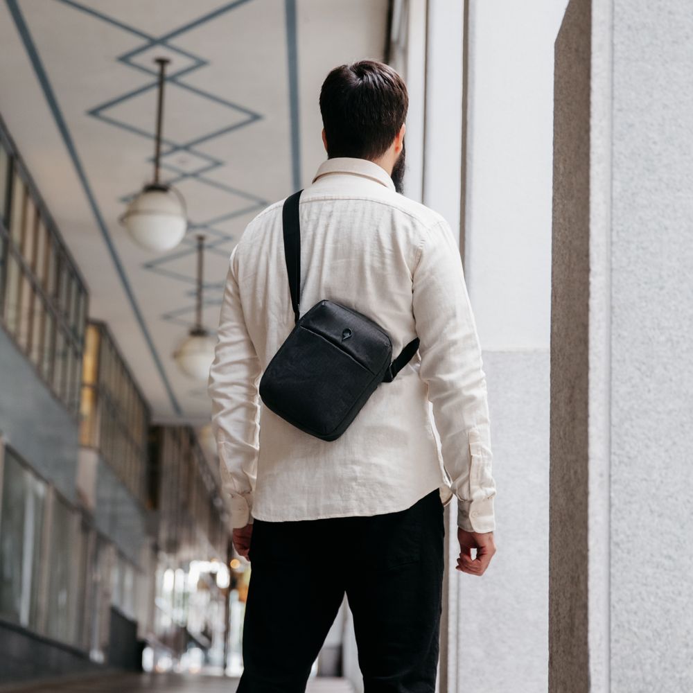 Flight Crossbody Axelväska