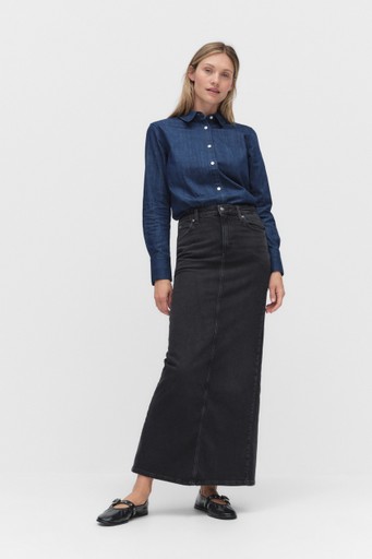 Back slit maxi skirt