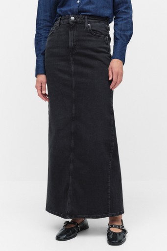 Back slit maxi skirt