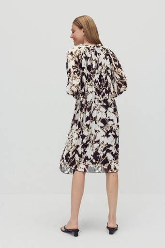 Besdraiw dress