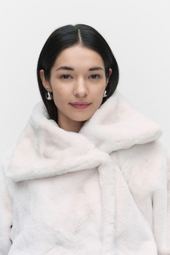 Yonekoiw coat