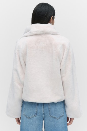 Yonekoiw coat