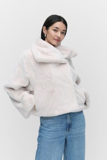 Yonekoiw coat