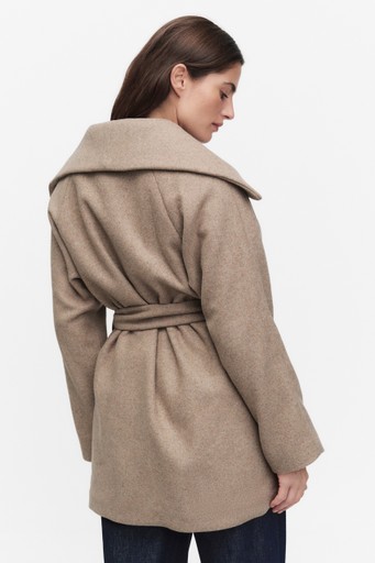 Yunahiw collar coat