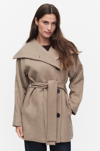 Yunahiw collar coat