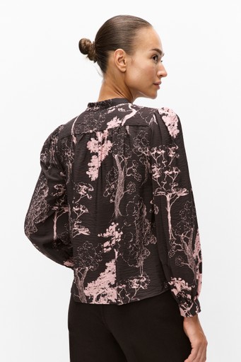 Makennaiw shirt