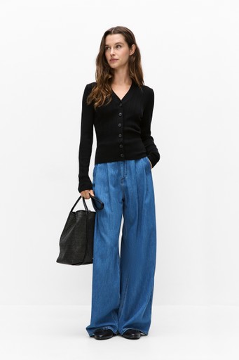 Trisheiw cardigan