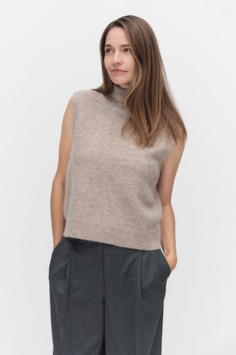 Sparkling knit vest