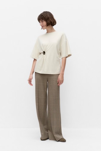 Enora brooch tee
