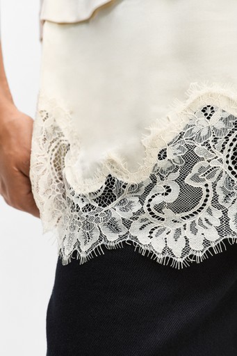 Vaccara lace tee