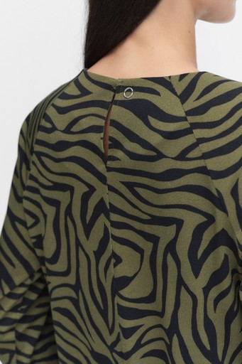 Hilda top