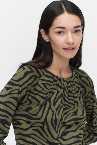 Hilda top